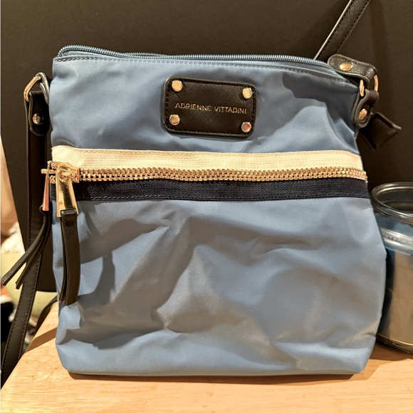 Adrienne Vittadini crossbody - Picture 1 of 6